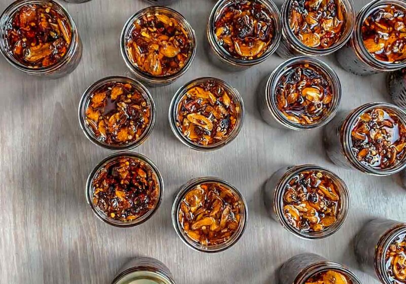 How to Make Homemade Spicy Crunchy Garlic Chili Oil